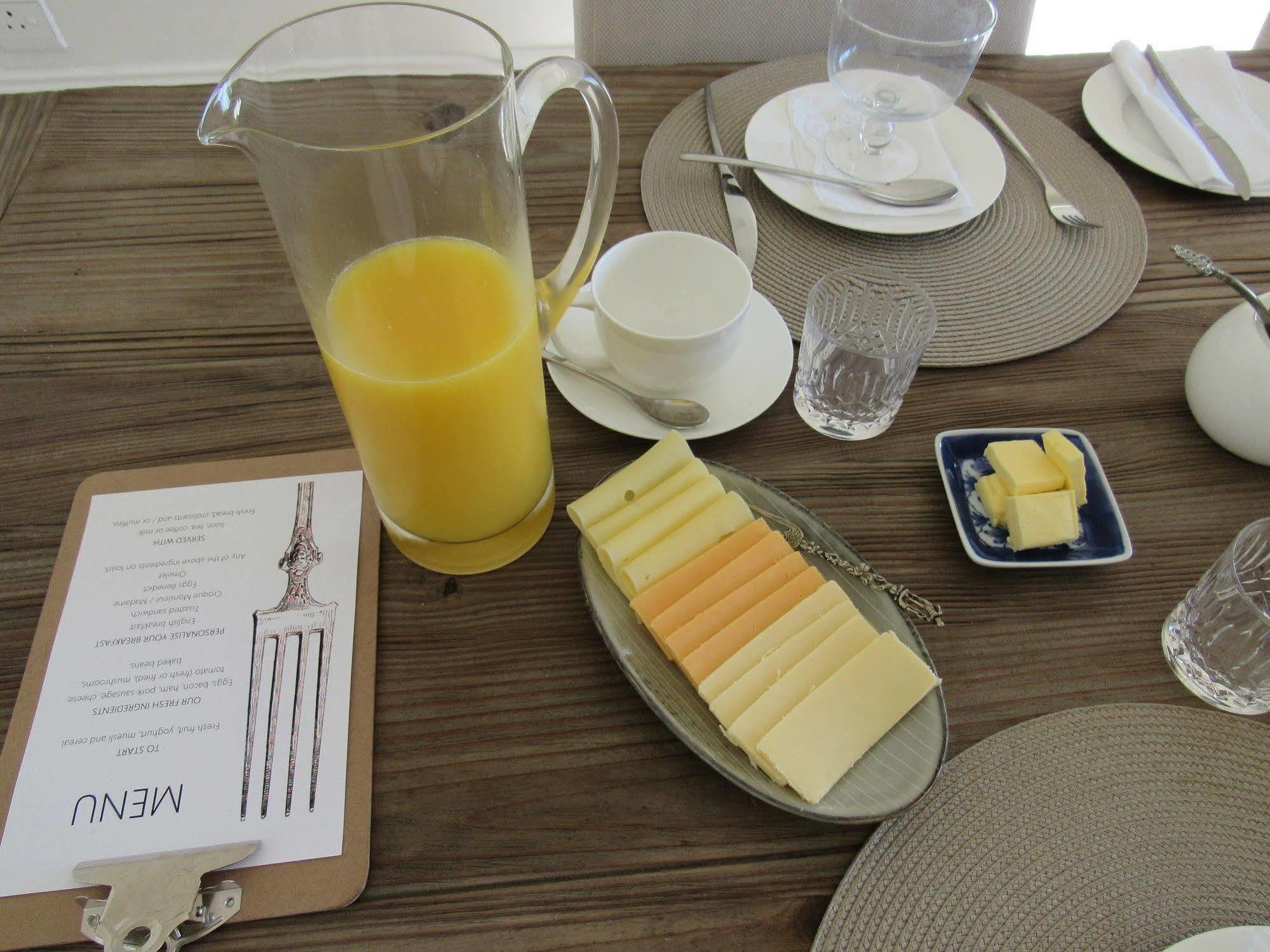 พอร์ท ออฟ คอล เบด แอนด์ เบรคฟาสต์ Bed & Breakfast ไซมอนส์ทาวน์ ภายนอก รูปภาพ