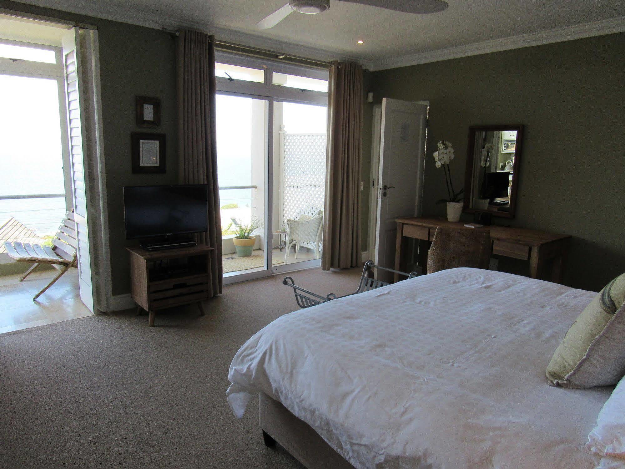 พอร์ท ออฟ คอล เบด แอนด์ เบรคฟาสต์ Bed & Breakfast ไซมอนส์ทาวน์ ภายนอก รูปภาพ