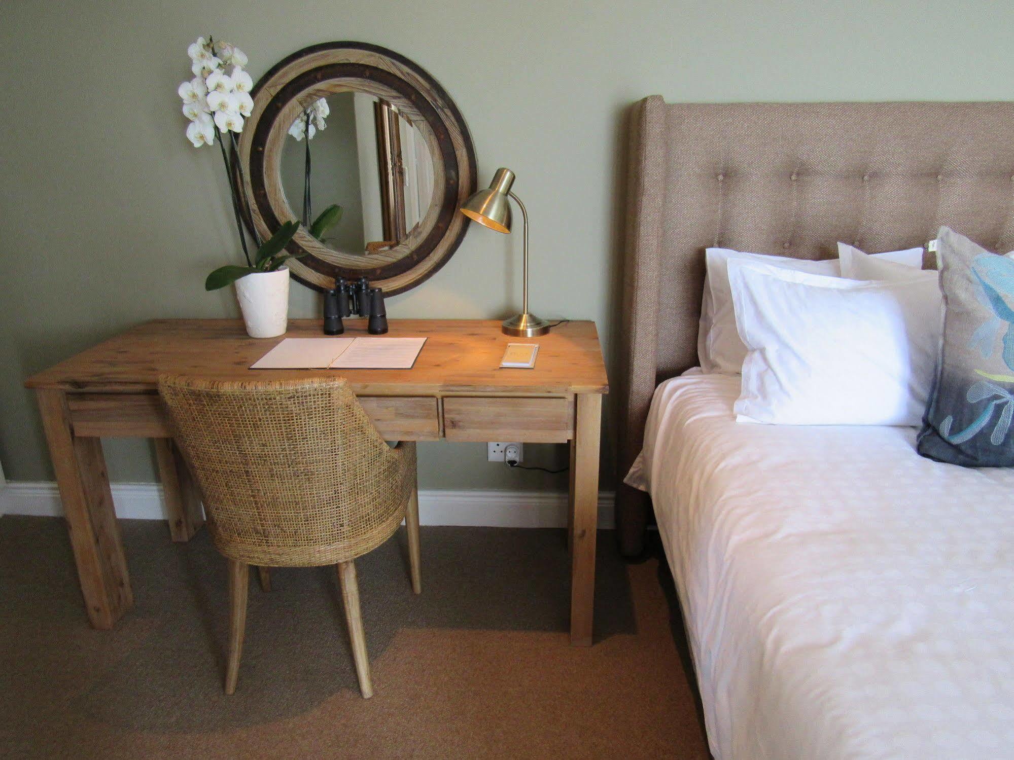 พอร์ท ออฟ คอล เบด แอนด์ เบรคฟาสต์ Bed & Breakfast ไซมอนส์ทาวน์ ภายนอก รูปภาพ