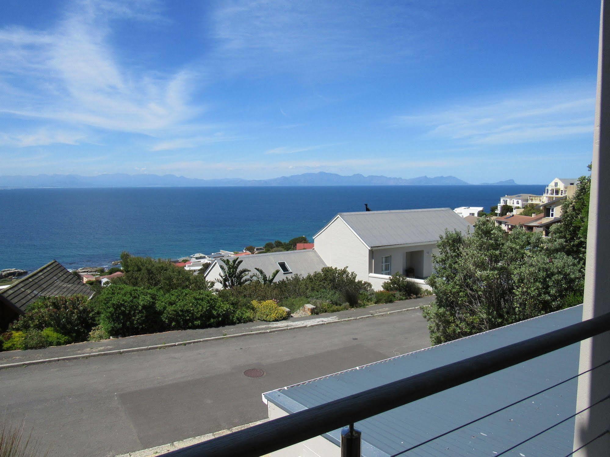 พอร์ท ออฟ คอล เบด แอนด์ เบรคฟาสต์ Bed & Breakfast ไซมอนส์ทาวน์ ภายนอก รูปภาพ