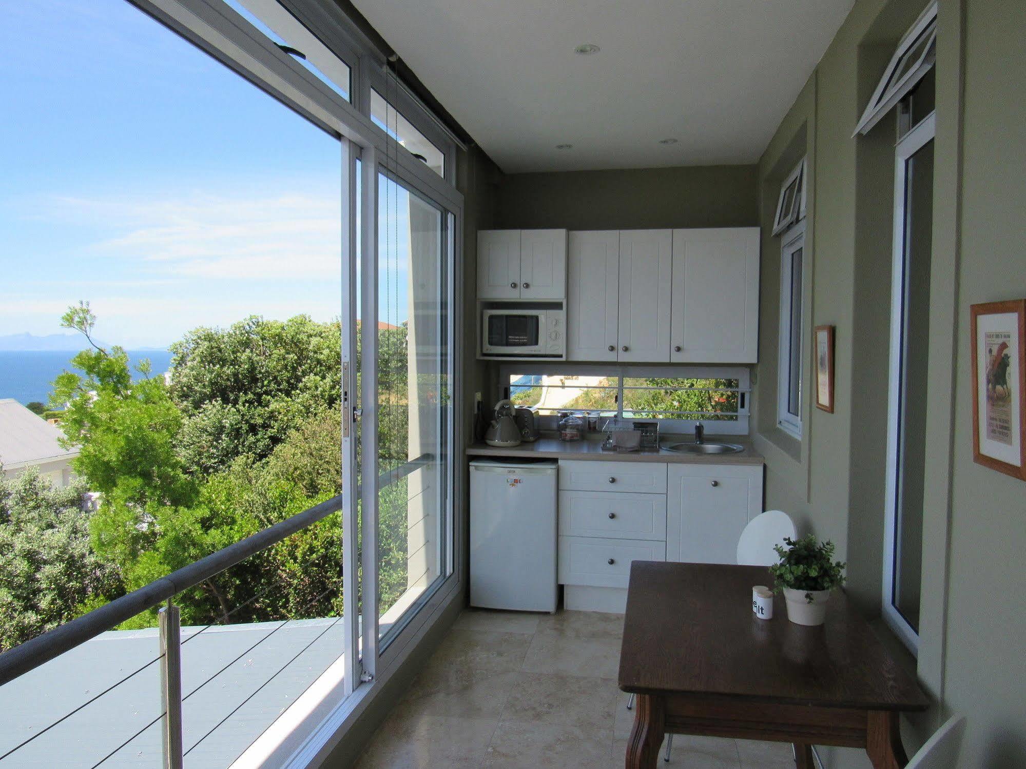 พอร์ท ออฟ คอล เบด แอนด์ เบรคฟาสต์ Bed & Breakfast ไซมอนส์ทาวน์ ภายนอก รูปภาพ