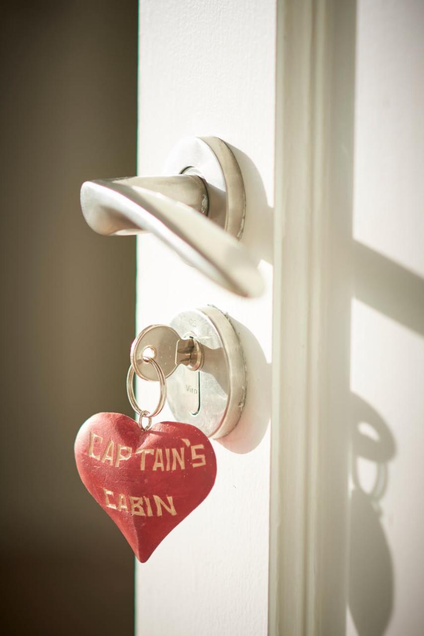 พอร์ท ออฟ คอล เบด แอนด์ เบรคฟาสต์ Bed & Breakfast ไซมอนส์ทาวน์ ภายนอก รูปภาพ
